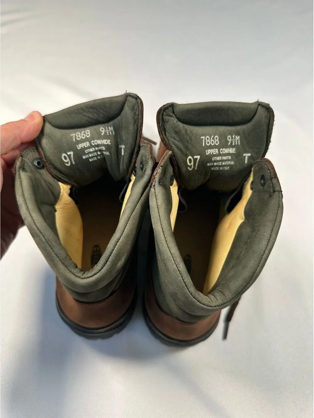 Vintage Vasque 7868 Made In Italy Leather Hiking Boots Mens 9.5M Vibram